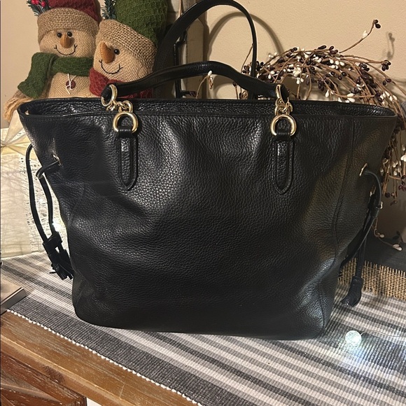 Coach Black Pebbled leather Tote with Gold Details - Picture 5 of 14